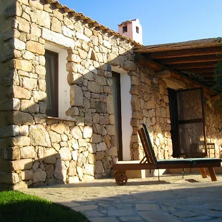 Le Tre Pietre Prázdninový dům Baia Sardinia