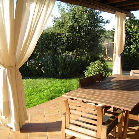 Le Tre Pietre * Baia Sardinia