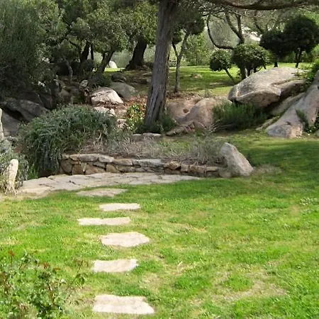 Le Tre Pietre Baja Sardinia