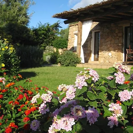Le Tre Pietre Baja Sardinia