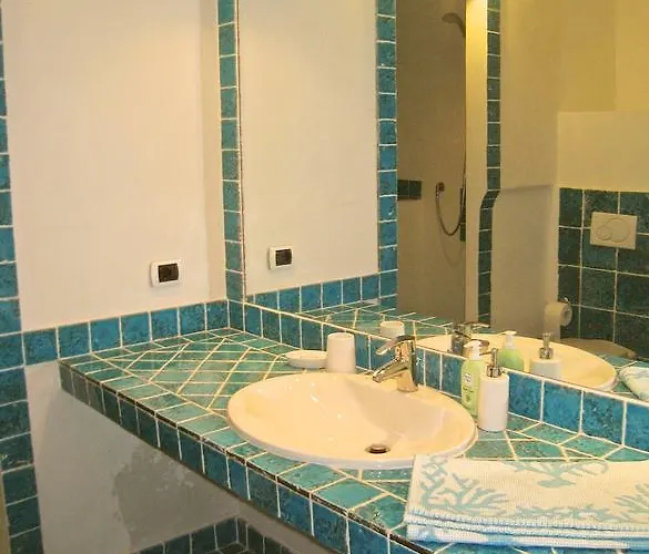 Le Tre Pietre Nyaraló Baja Sardinia