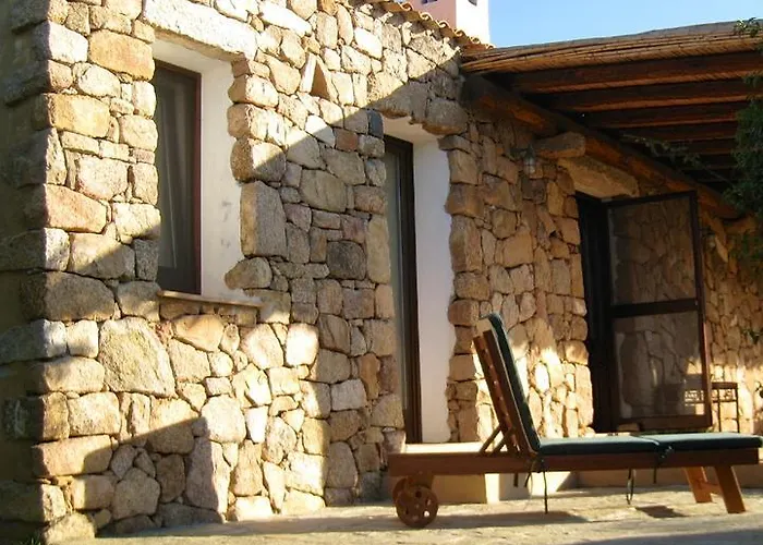 Le Tre Pietre Nyaraló Baja Sardinia